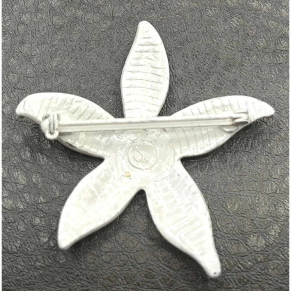 VTG St John Enamel White Starfish Beach Brooch Pin AB AURORA BOREALIS Rhinestone